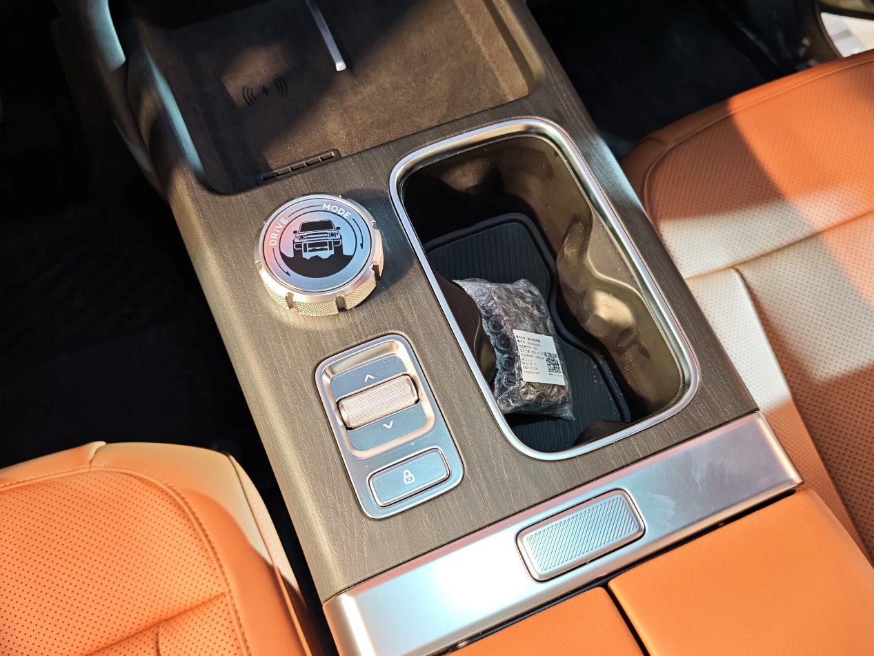 地平线HSD全新量产车型iCAR V27正式上市 售价16.98万元起