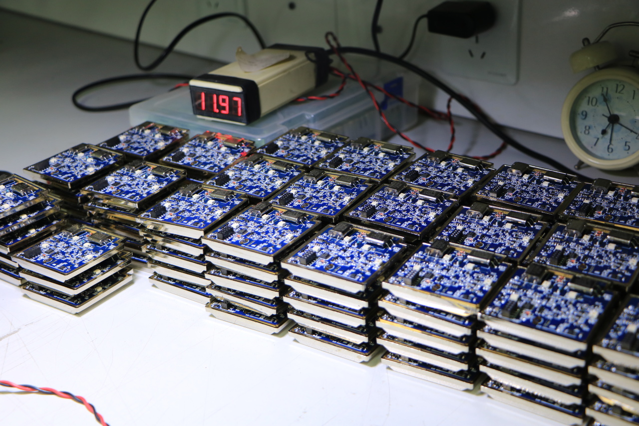 拆机看门道：拆解主流与国产雷达物位计，硬件差异究竟在哪？