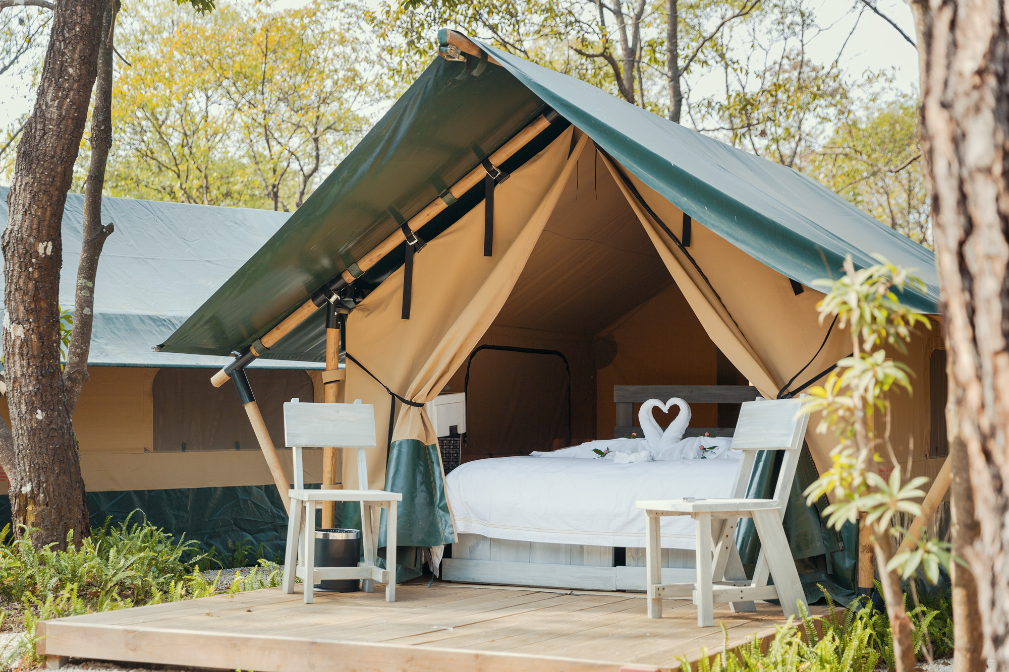 199元抢野趣体验帐篷房,双人早餐 无限次泳池 (草场