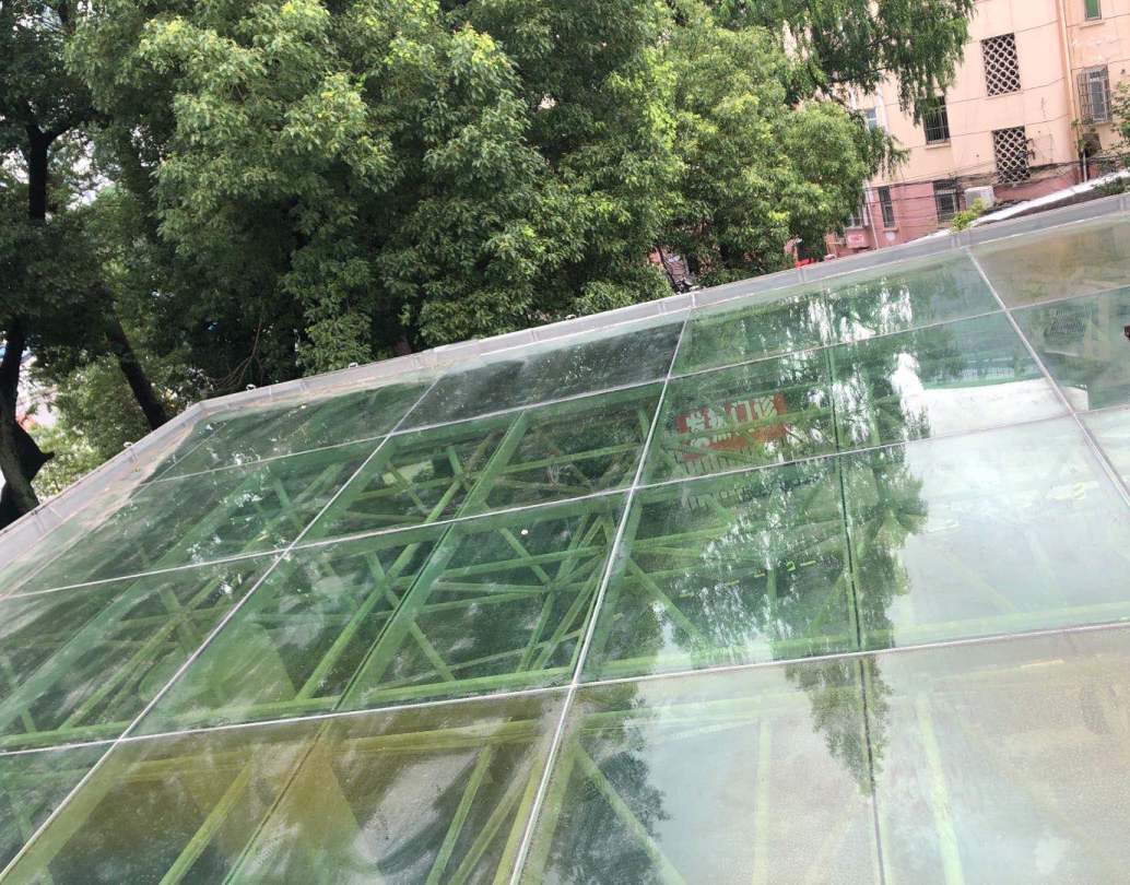 卫事康：多举措并举战雨季